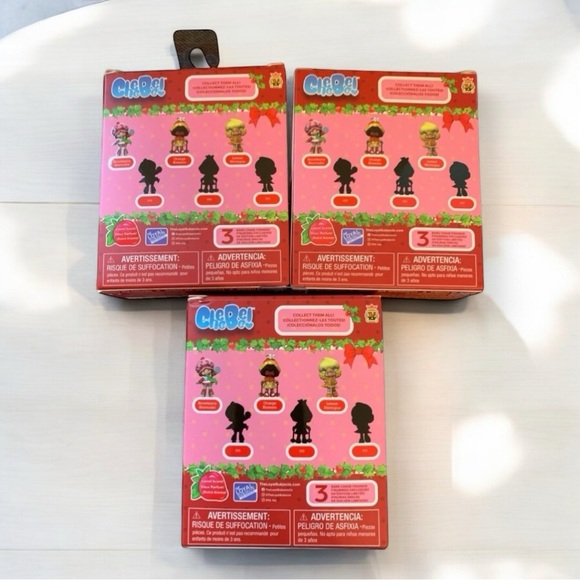 Strawberry Shortcake Holiday Edition Mini Figure Complete Set - Picture 2 of 4